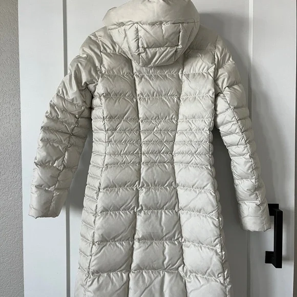 The North Face women’s cream 550 down filled parka size Small - Picture 11 of 15